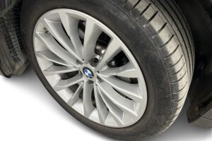 BMW 5-SARJA esikatselu 15