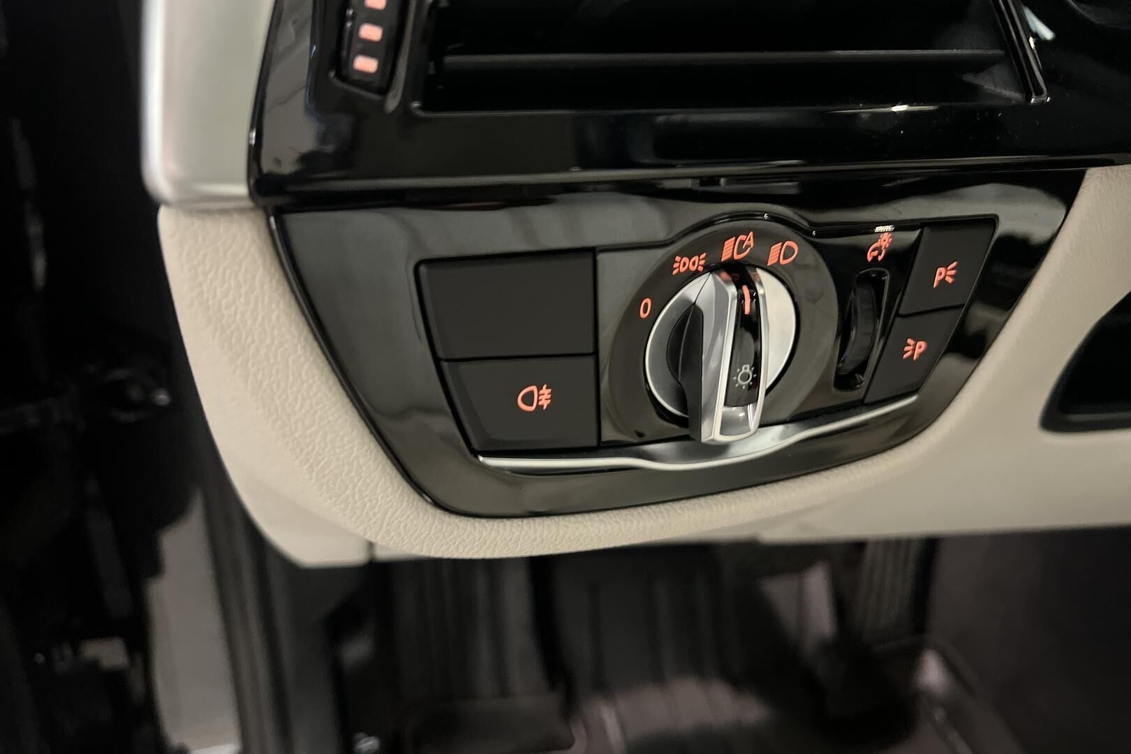 BMW 5-SARJA iso kuva 18