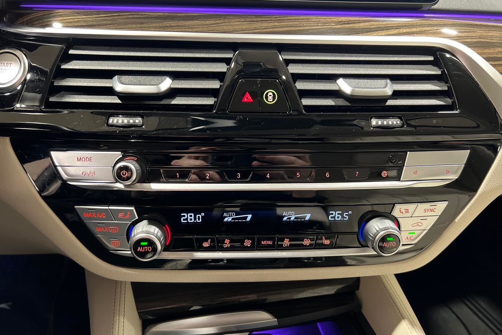 BMW 5-SARJA iso kuva 16