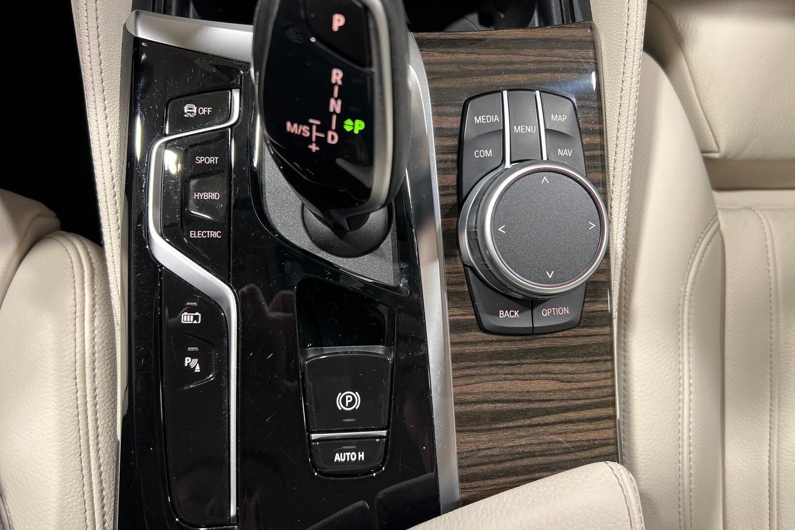 BMW 5-SARJA iso kuva 17