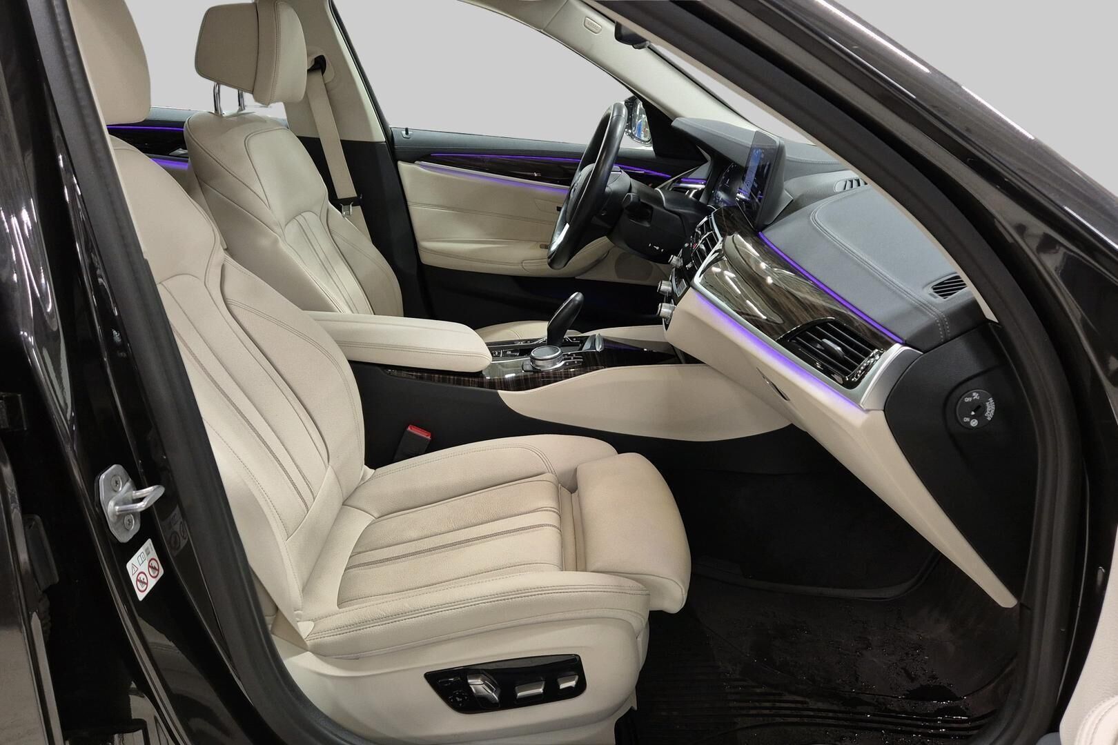 BMW 5-SARJA iso kuva 3