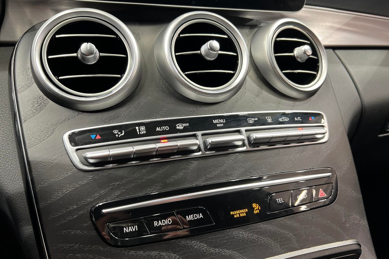 MERCEDES-BENZ C iso kuva 23