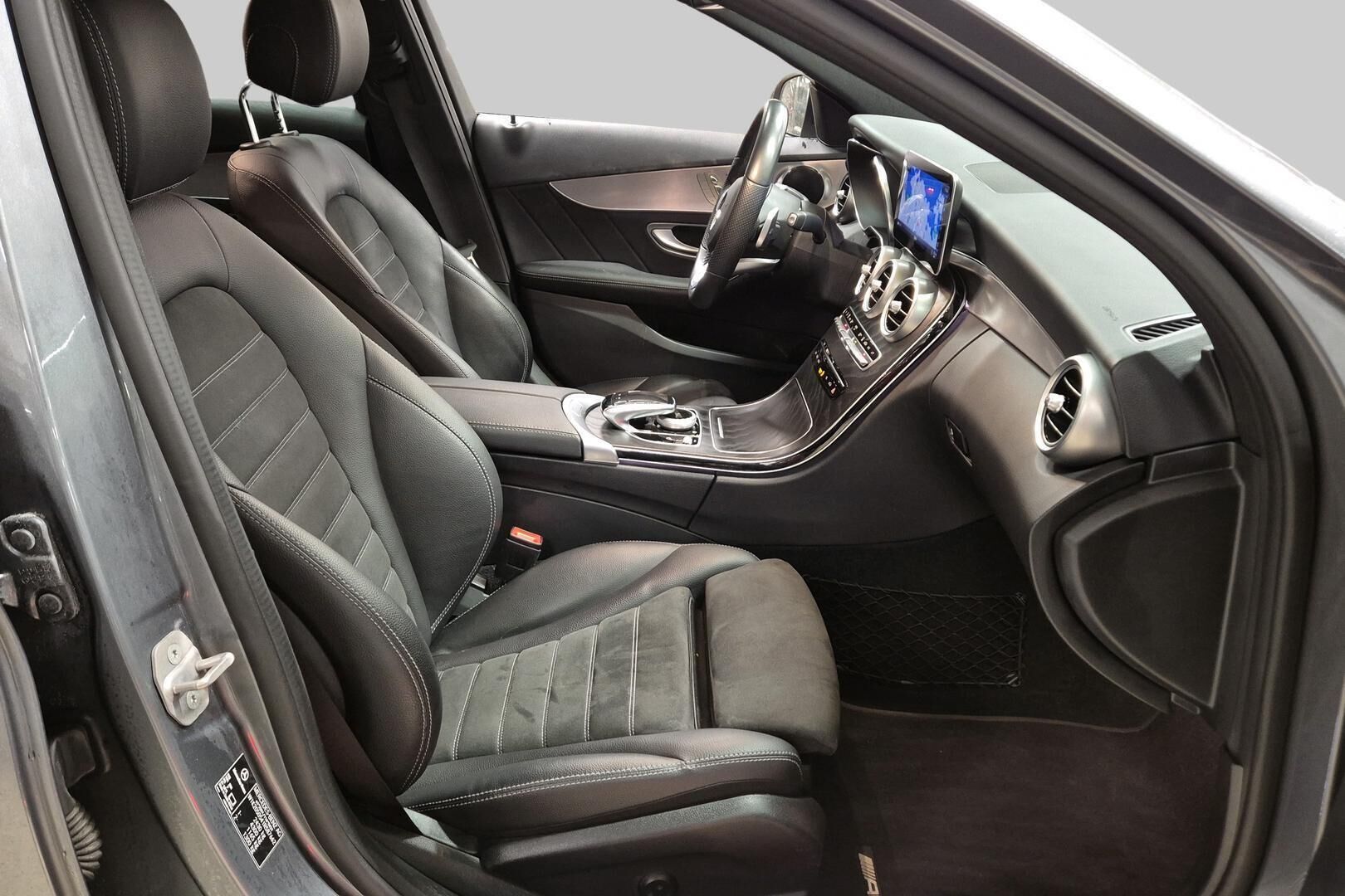 MERCEDES-BENZ C iso kuva 3