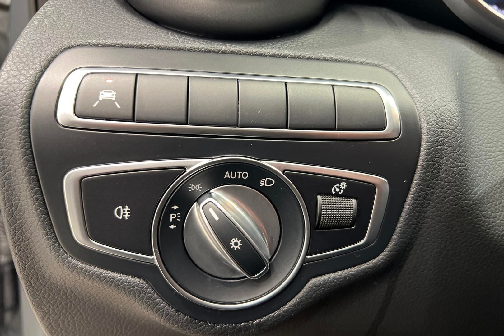 MERCEDES-BENZ C iso kuva 31