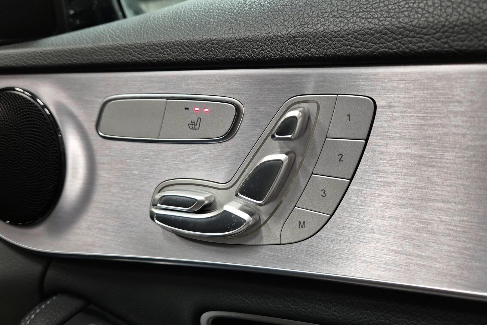 MERCEDES-BENZ C iso kuva 5