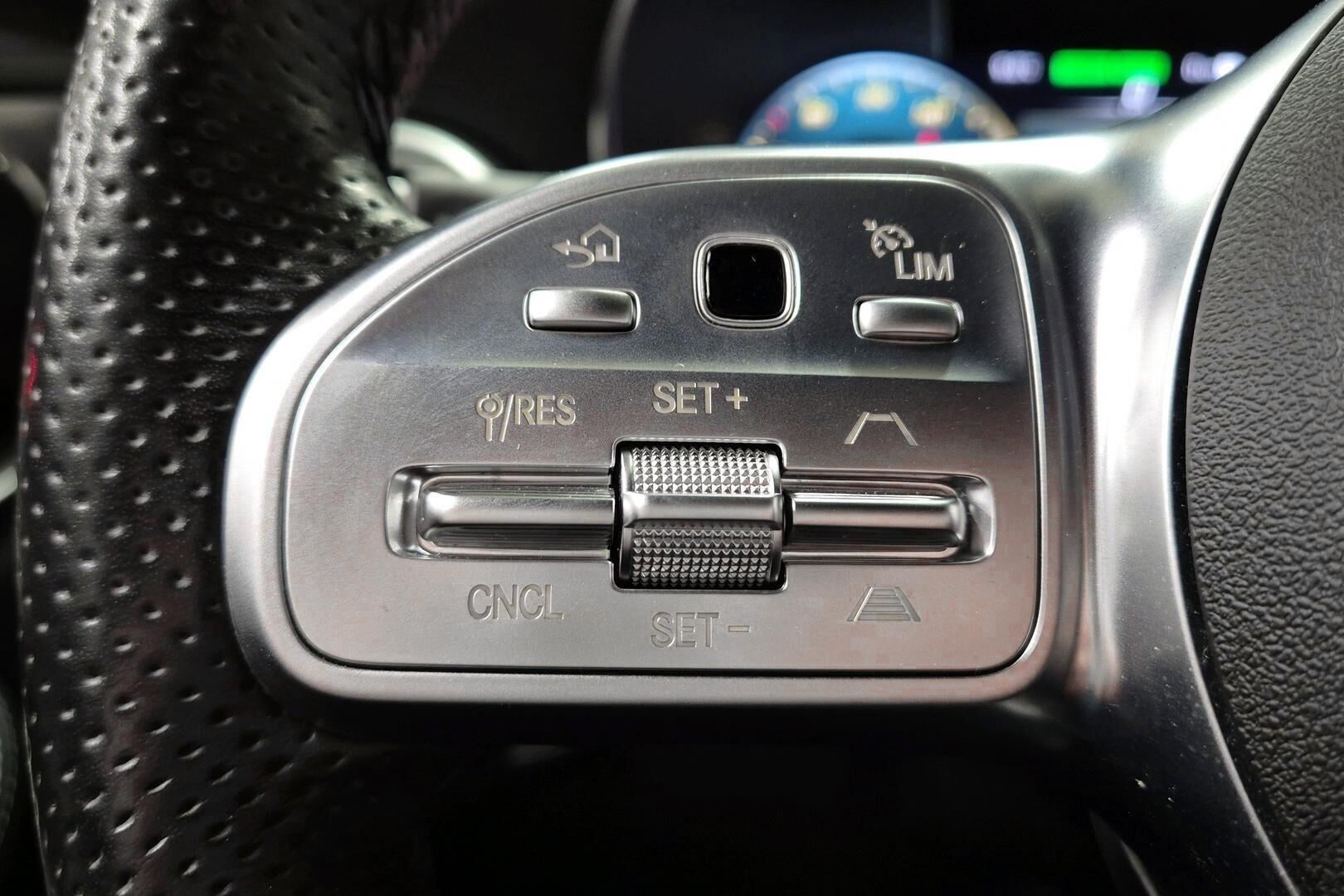 MERCEDES-BENZ C iso kuva 6