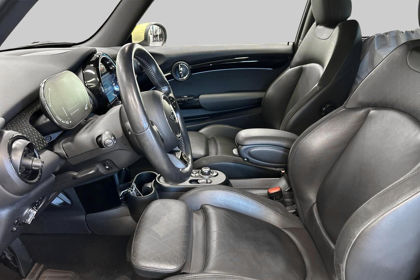 MINI Cooper iso kuva 10