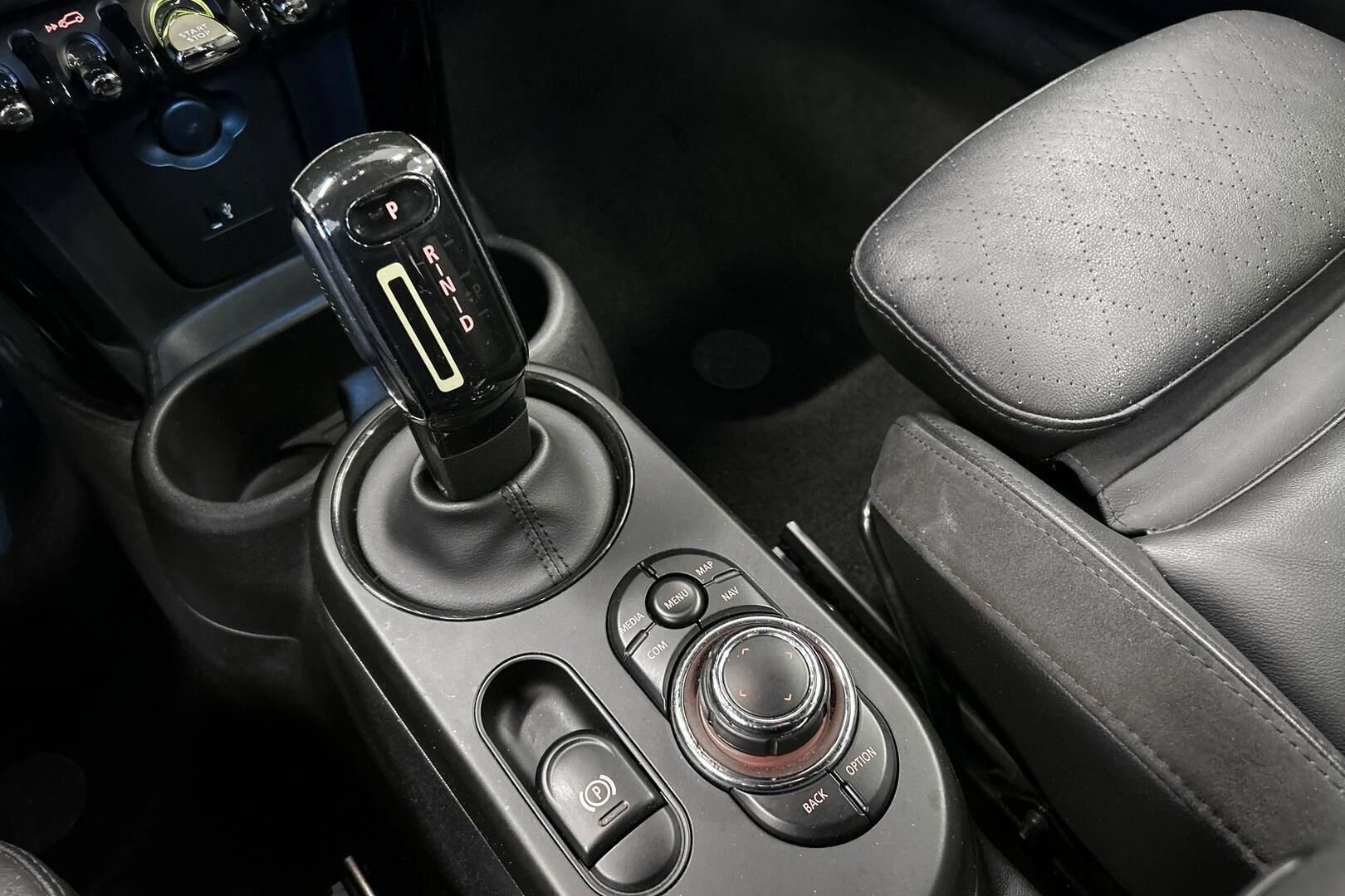 MINI Cooper iso kuva 18