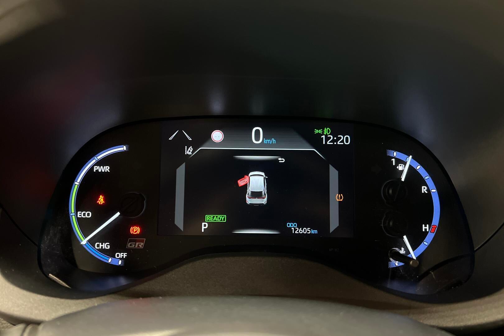 TOYOTA YARIS CROSS iso kuva 11