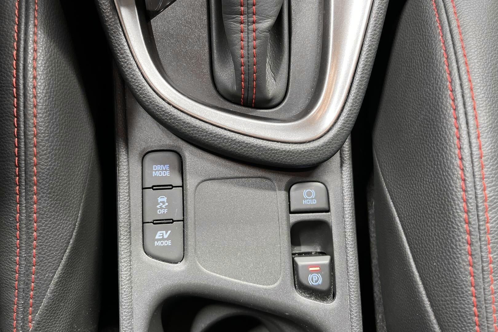 TOYOTA YARIS CROSS iso kuva 15