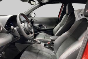 TOYOTA YARIS CROSS esikatselu 6