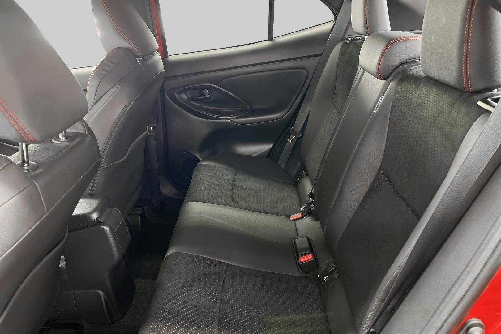 TOYOTA YARIS CROSS iso kuva 7