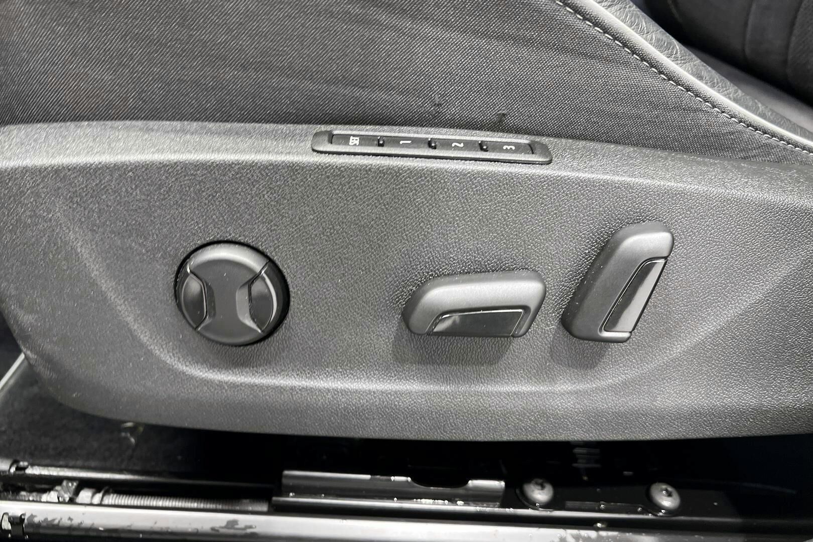 SKODA ENYAQ iso kuva 34