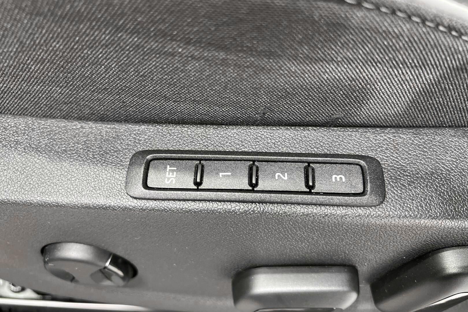 SKODA ENYAQ iso kuva 32