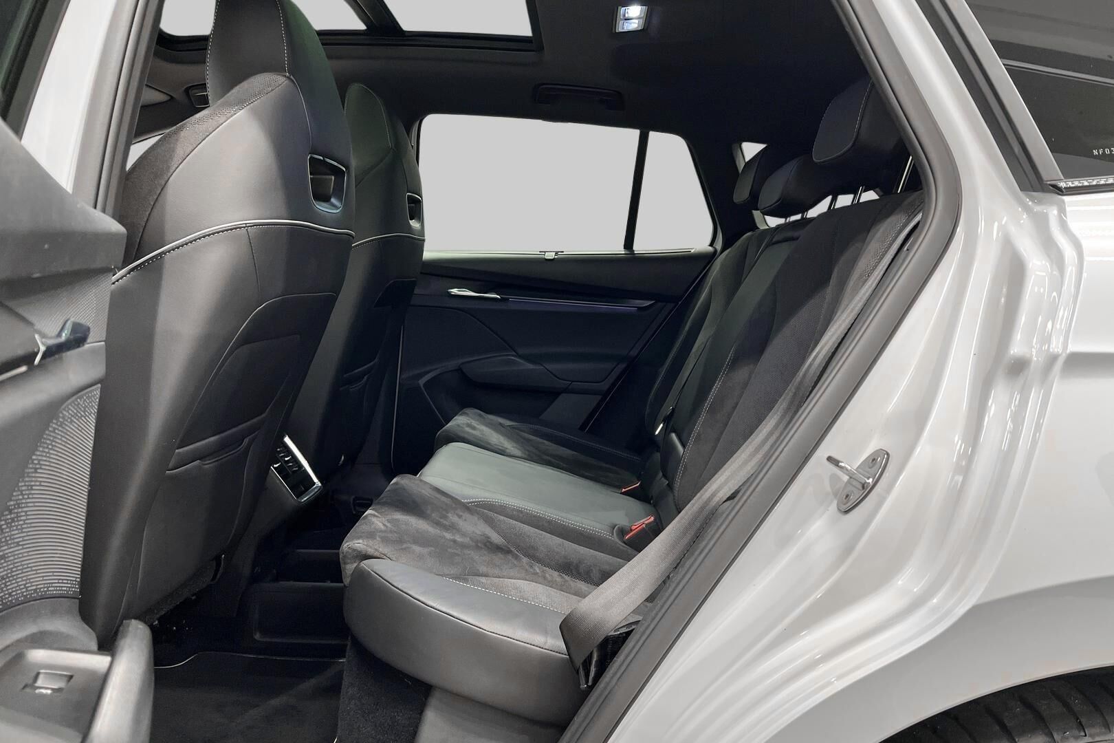 SKODA ENYAQ iso kuva 8