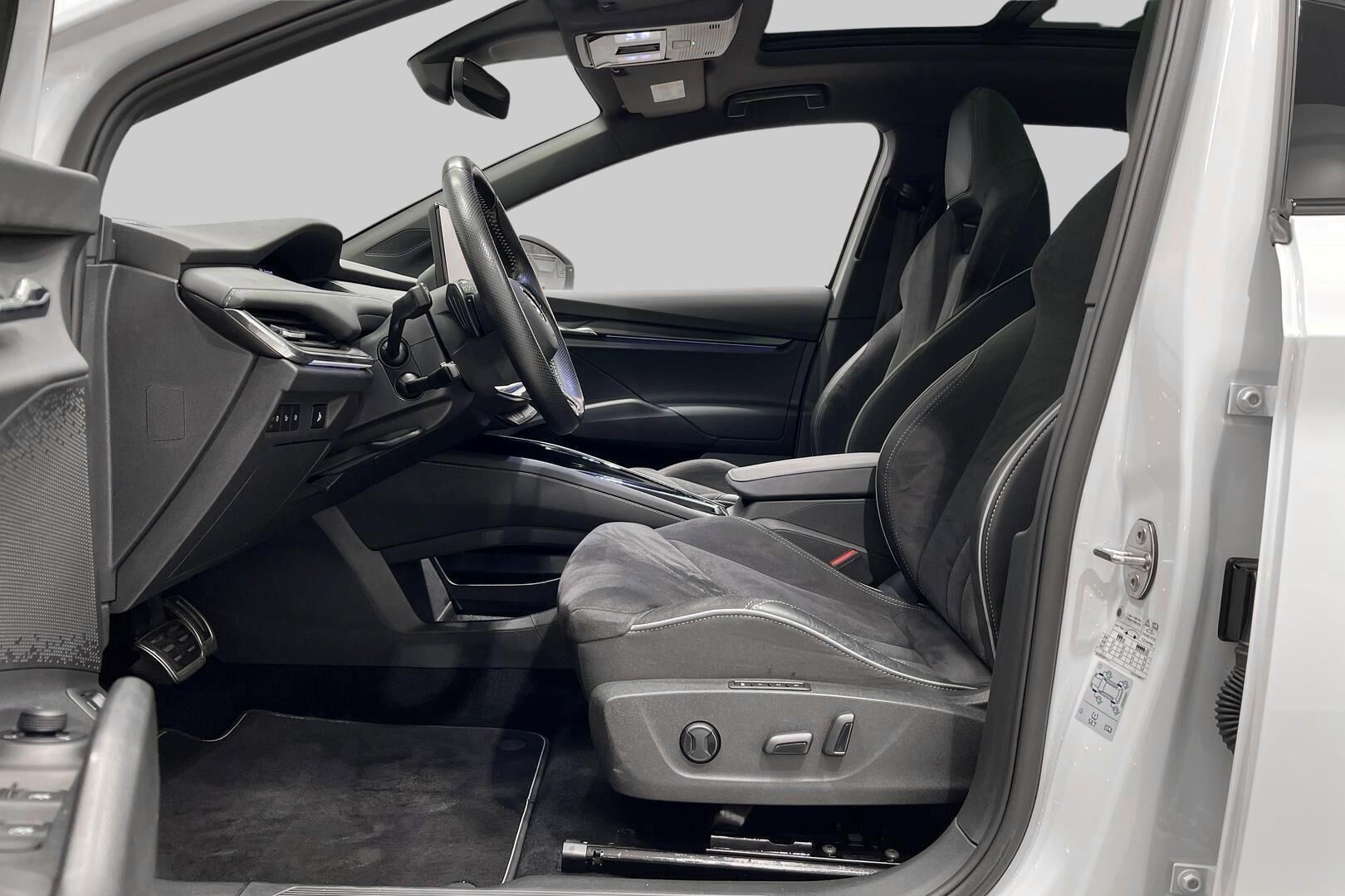 SKODA ENYAQ iso kuva 9