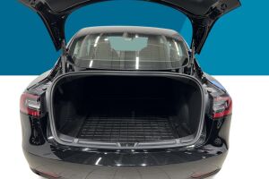 TESLA MODEL 3 esikatselu 8