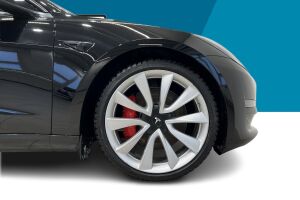 TESLA MODEL 3 esikatselu 23