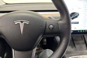 TESLA MODEL 3 esikatselu 26