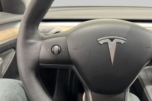 TESLA MODEL 3 esikatselu 27