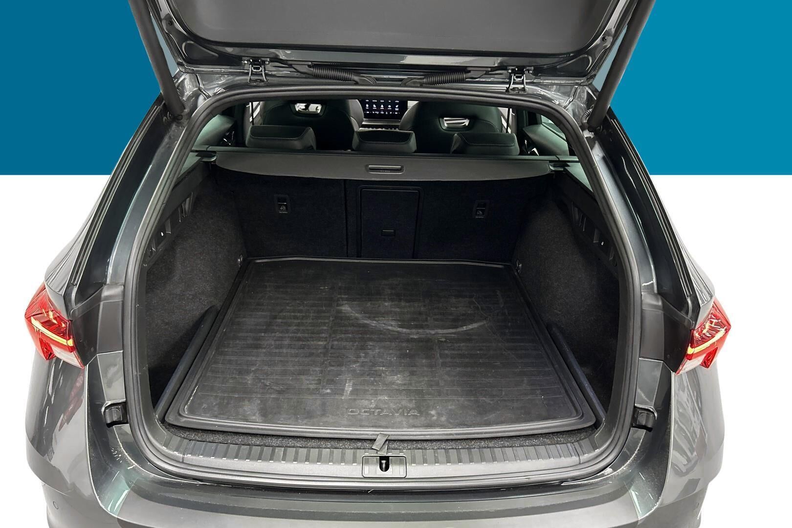 SKODA Octavia iso kuva 11