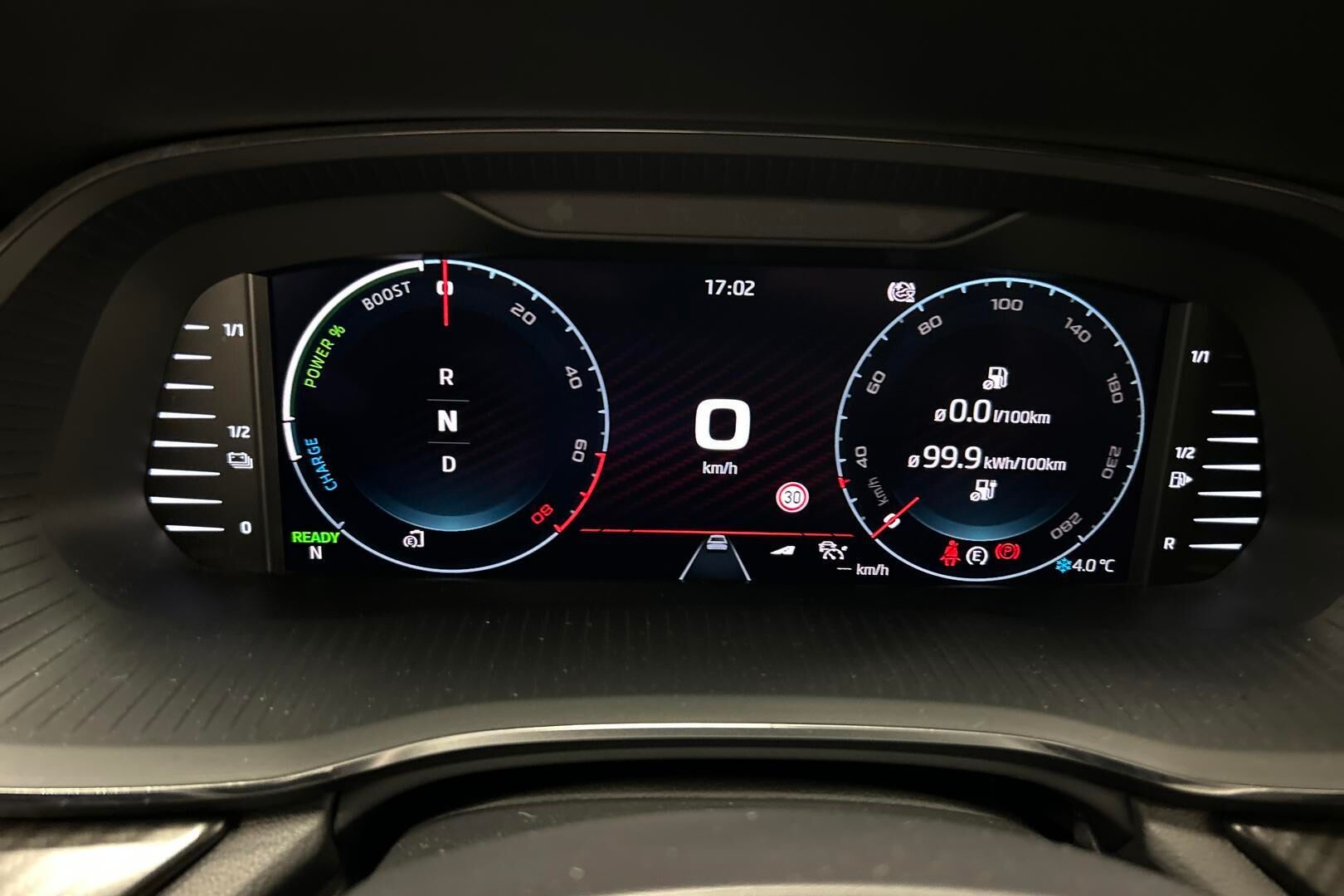 SKODA Octavia iso kuva 13