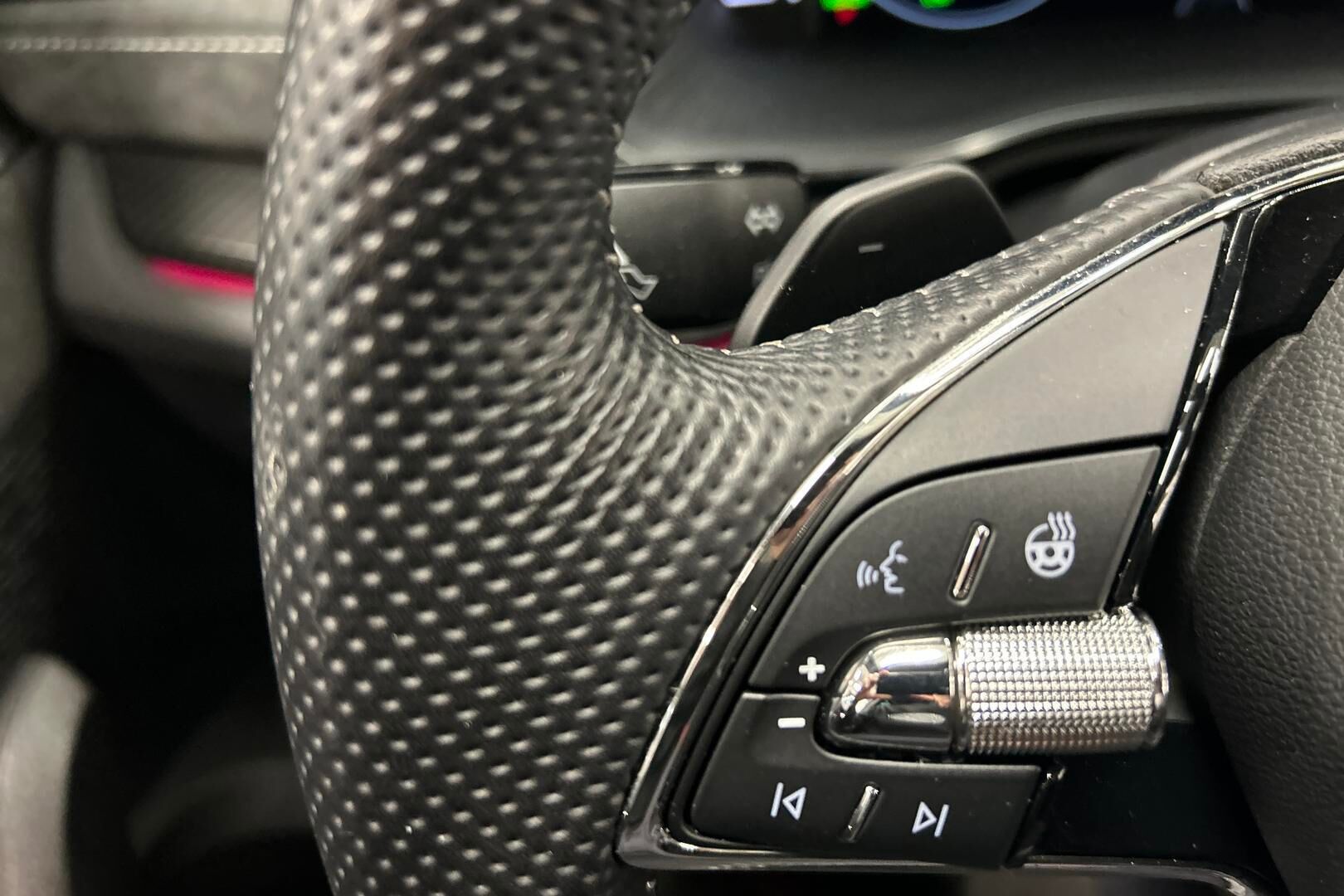 SKODA Octavia iso kuva 23