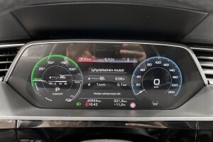 AUDI E-TRON esikatselu 14