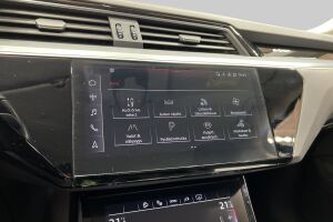 AUDI E-TRON esikatselu 17
