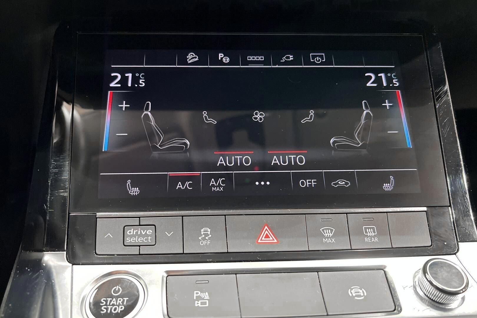 AUDI E-TRON iso kuva 21
