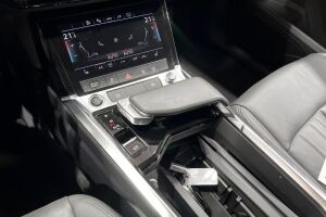 AUDI E-TRON esikatselu 22