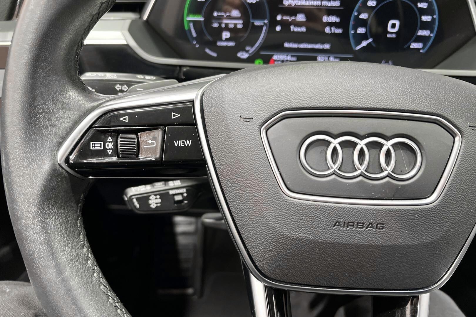 AUDI E-TRON iso kuva 26