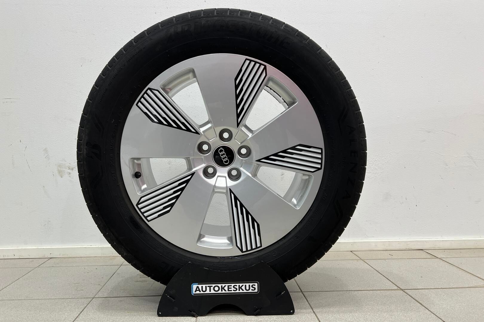 AUDI E-TRON iso kuva 33