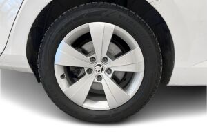 SKODA SUPERB esikatselu 12