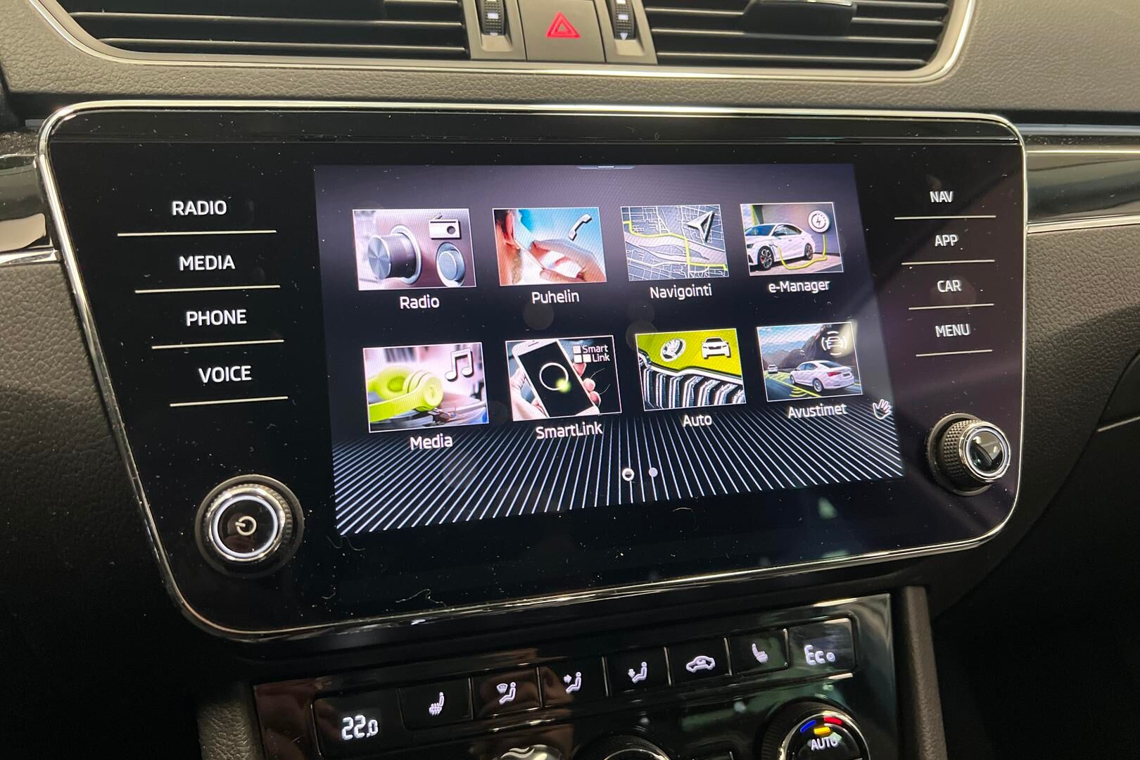 SKODA SUPERB iso kuva 14