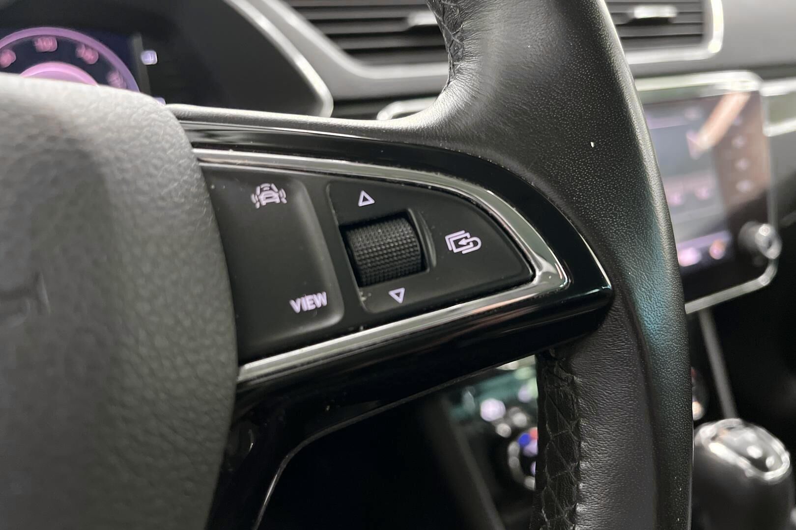 SKODA SUPERB iso kuva 18