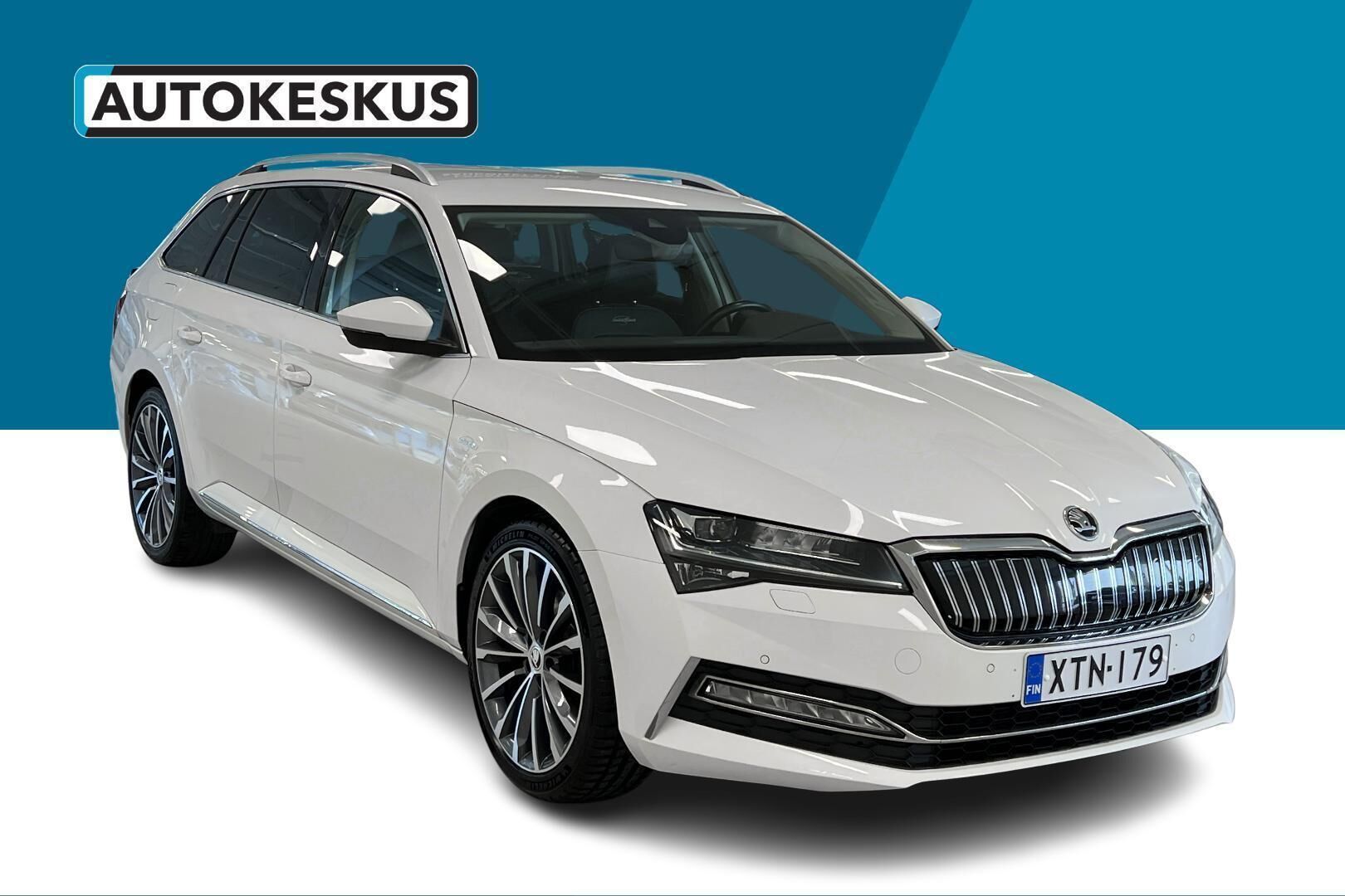 SKODA SUPERB iso kuva 3