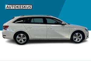 SKODA SUPERB esikatselu 3