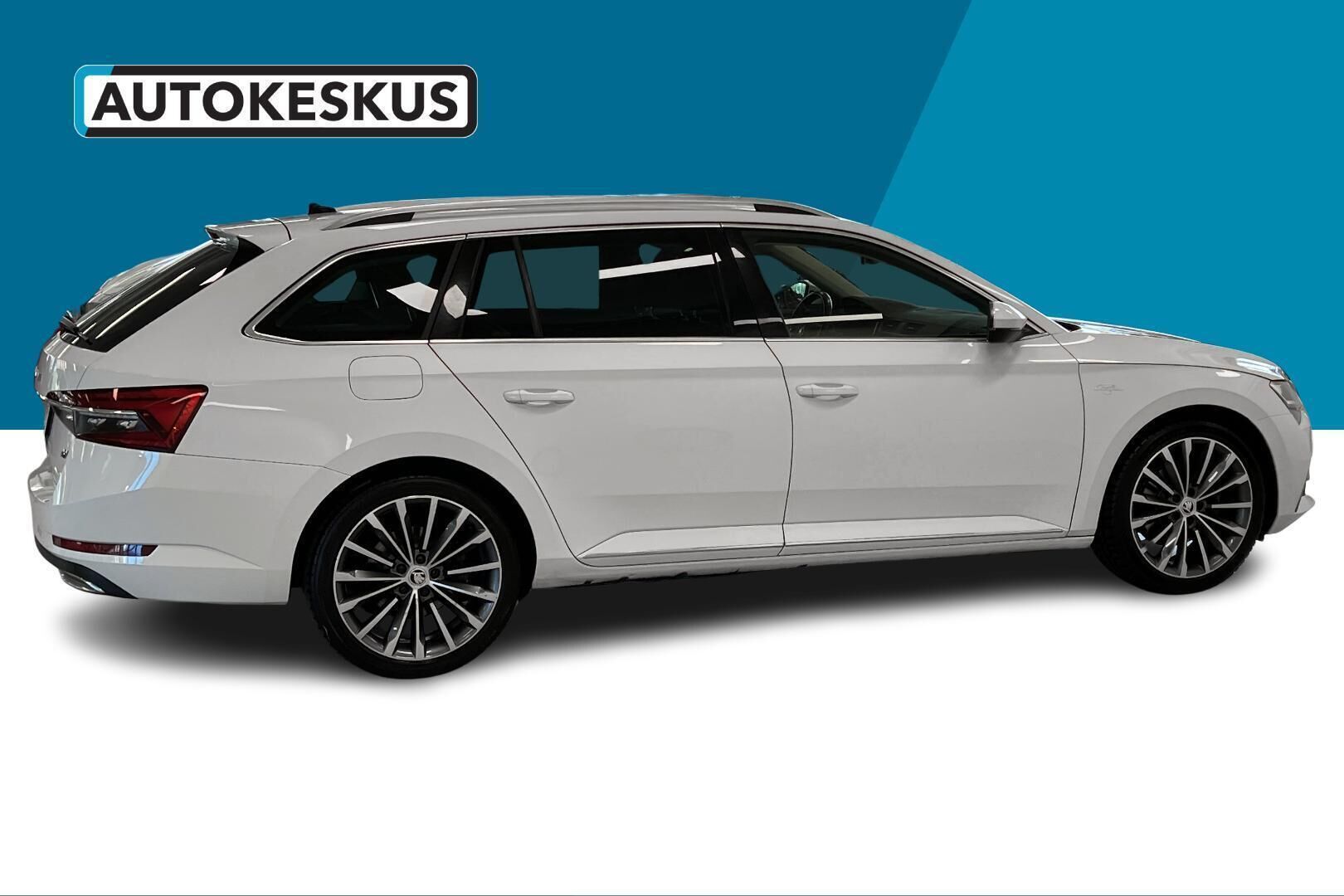 SKODA SUPERB iso kuva 4