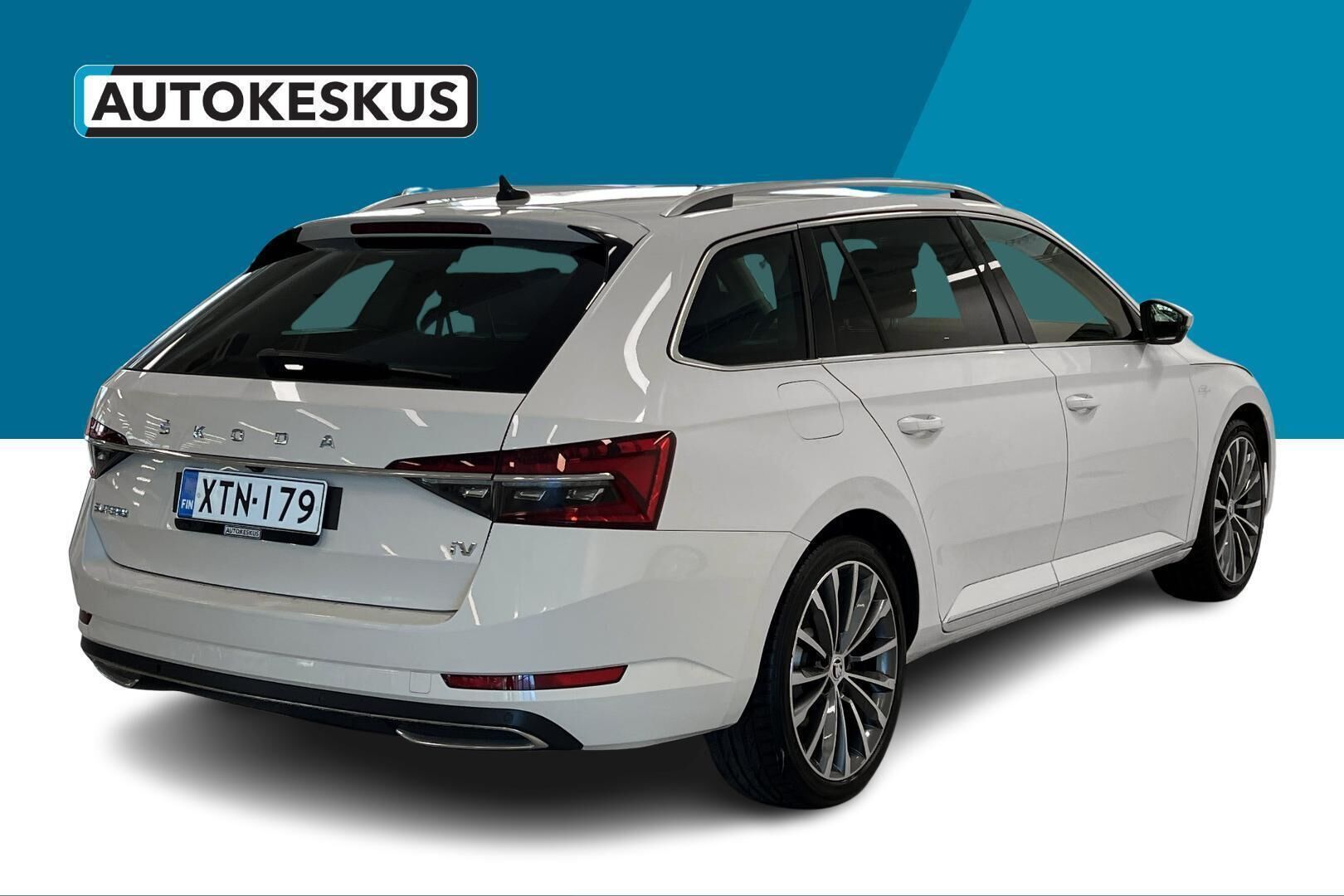 SKODA SUPERB iso kuva 5