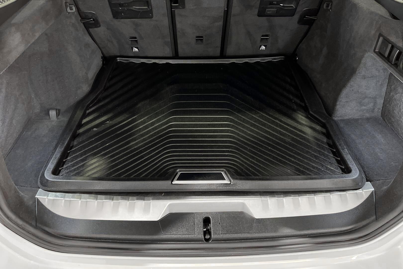 BMW 3-SARJA iso kuva 9