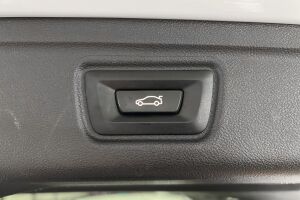 BMW 3-SARJA esikatselu 12