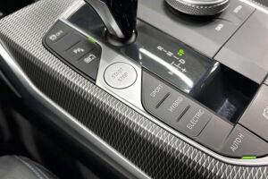 BMW 3-SARJA esikatselu 14