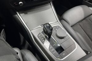 BMW 3-SARJA esikatselu 21