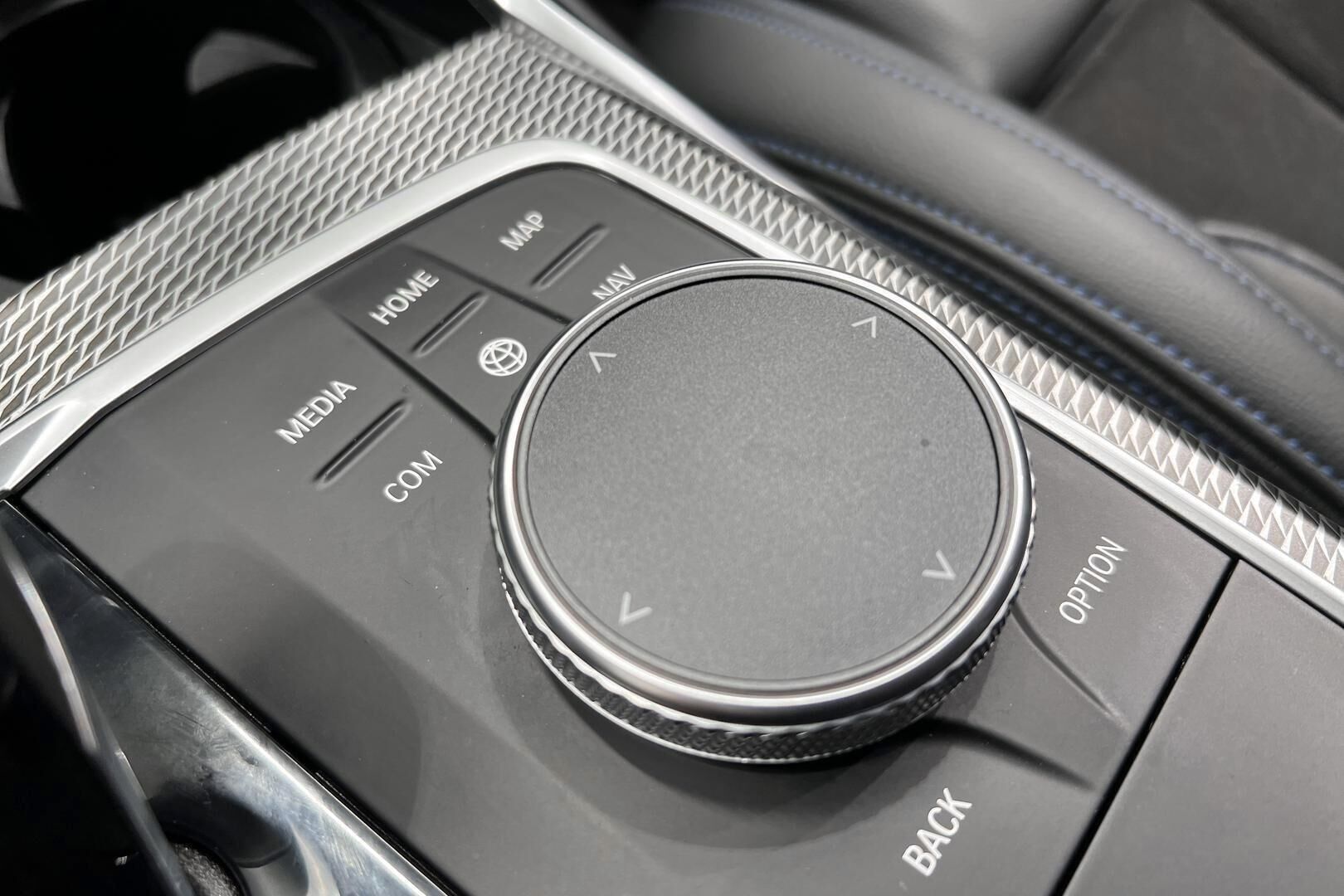 BMW 3-SARJA iso kuva 15