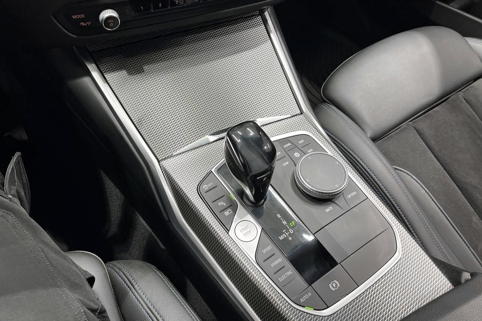 BMW 3-SARJA iso kuva 16