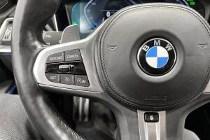 BMW 3-SARJA esikatselu 24