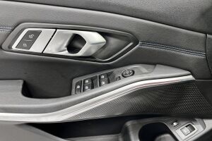 BMW 3-SARJA esikatselu 27