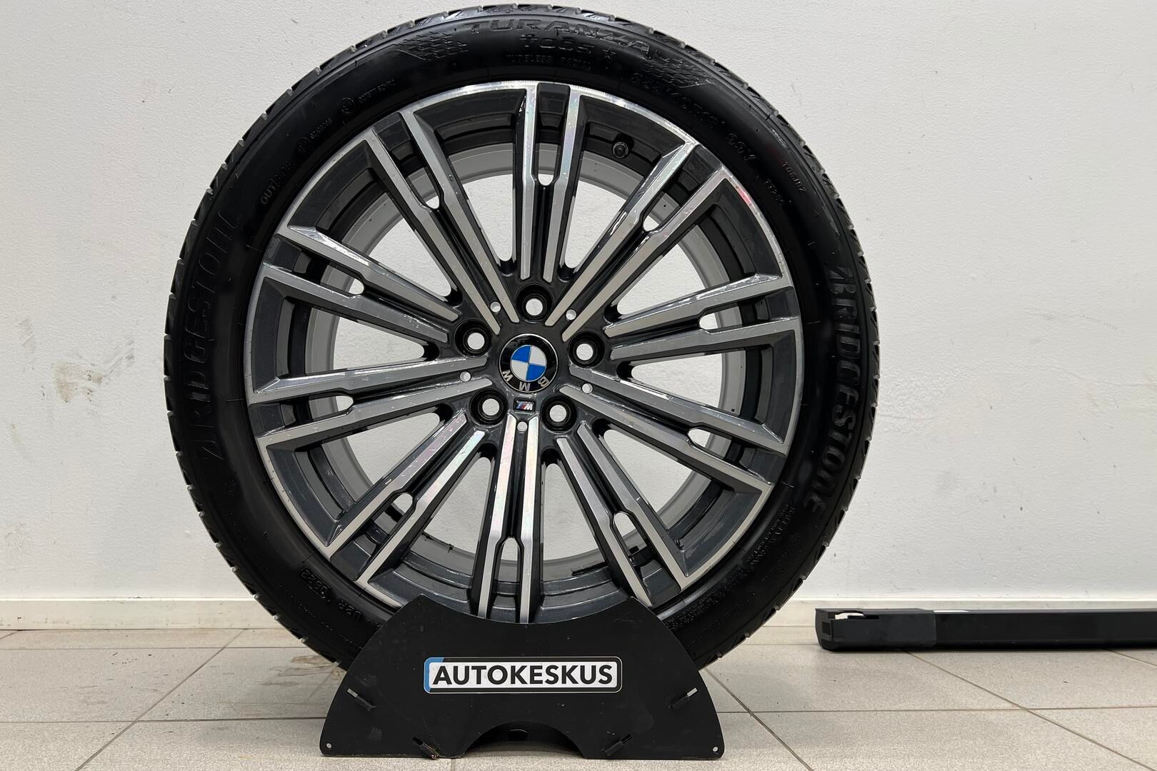 BMW 3-SARJA iso kuva 22