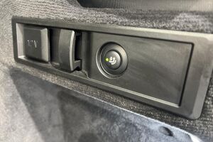 BMW 3-SARJA esikatselu 37